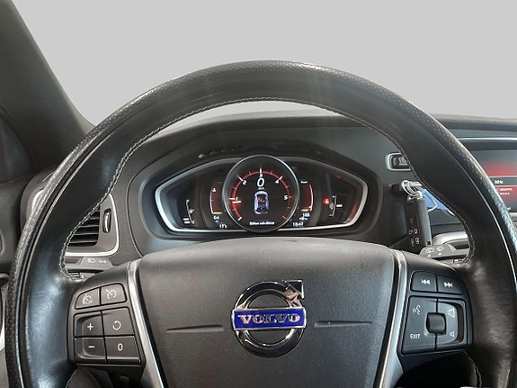Volvo V40 14 of 21