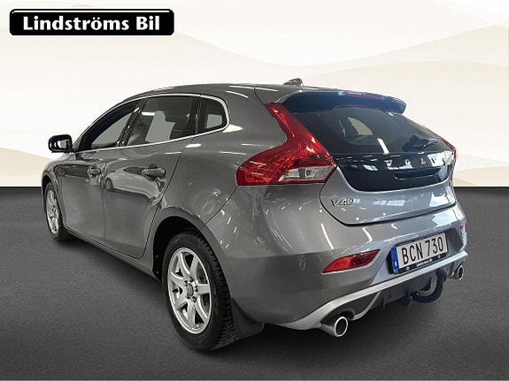 Volvo V40 4 of 21