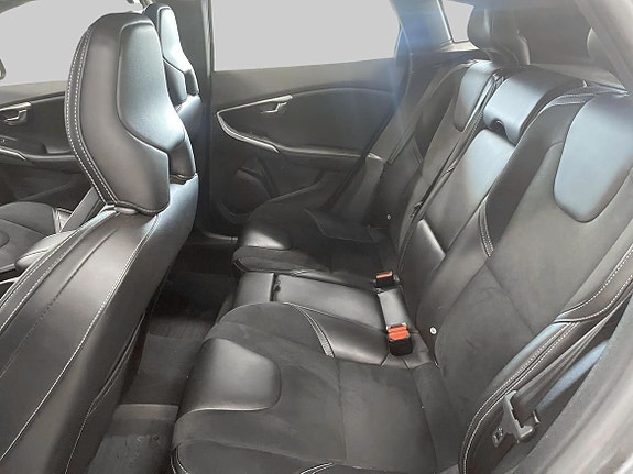 Volvo V40 10 of 21