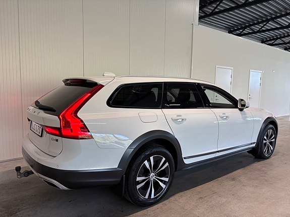 Volvo V90 Cross Country 3 of 27
