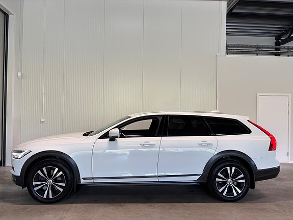 Volvo V90 Cross Country 5 of 27