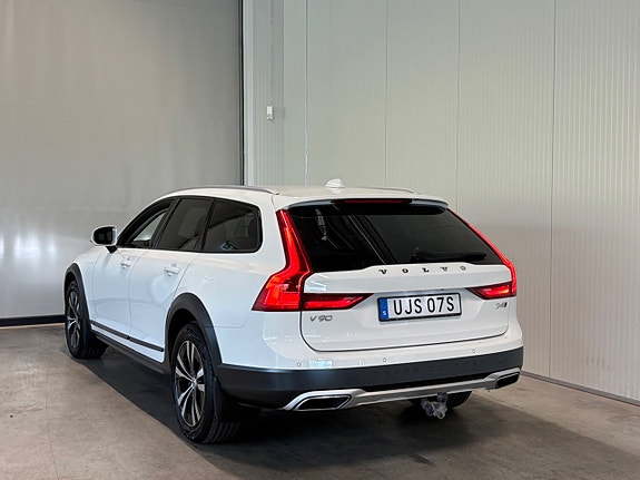 Volvo V90 Cross Country 6 of 27