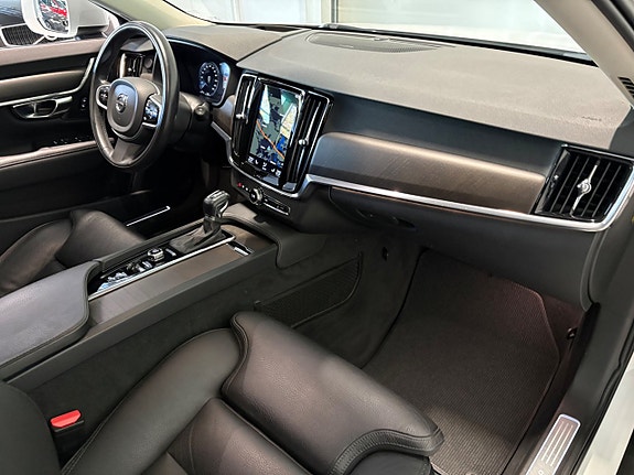 Volvo V90 Cross Country 11 of 27