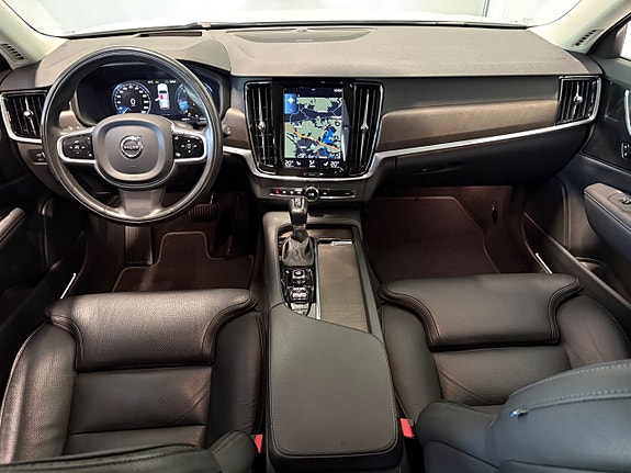 Volvo V90 Cross Country 10 of 27