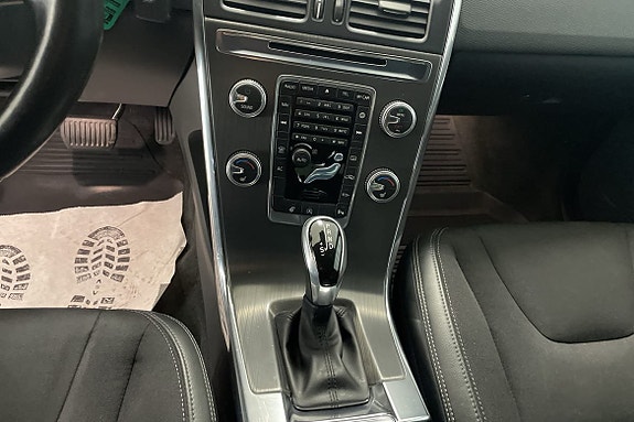 Volvo XC60 16 of 16