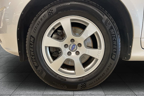 Volvo XC60 8 of 16