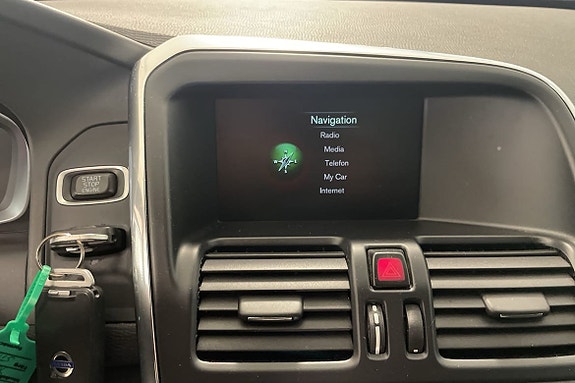 Volvo XC60 13 of 16