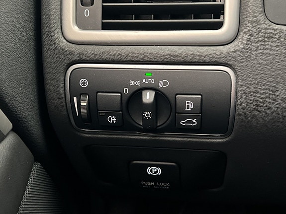 Volvo V70 12 of 30