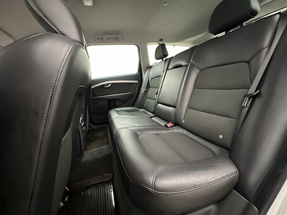 Volvo V70 26 of 30