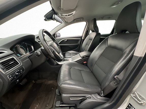 Volvo V70 11 of 30