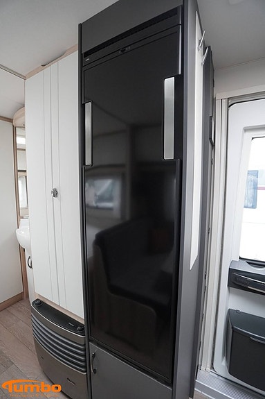 Hobby 400 SFe De Luxe 7 of 16