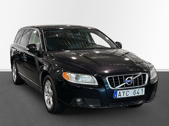 Volvo V70 3 of 10