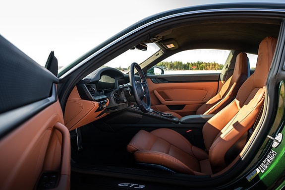 Porsche 911 GT3 6 of 9