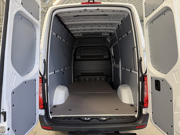 Mercedes-Benz Sprinter 317 8 of 13