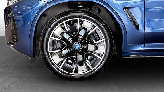 BMW X3 9 of 13