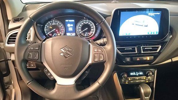 Suzuki S-Cross 8 of 10