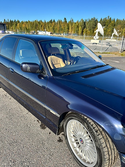 BMW 740d 2 of 10