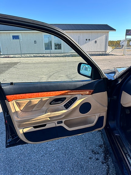BMW 740d 10 of 10