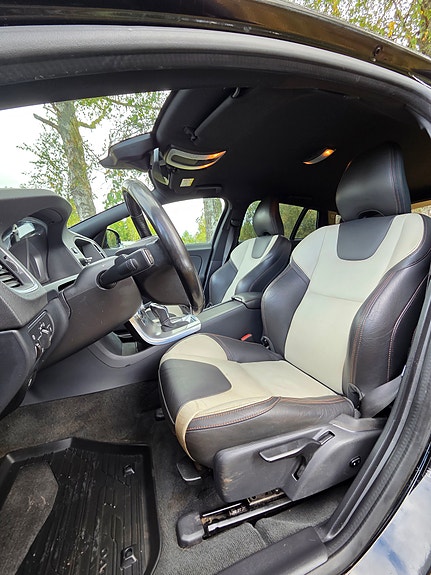 Volvo V60 Cross Country 4 of 7