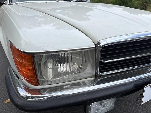Mercedes-Benz SL350 16 of 20