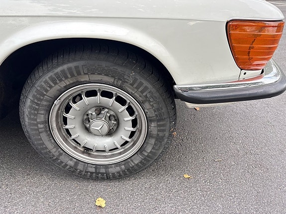 Mercedes-Benz SL350 17 of 20