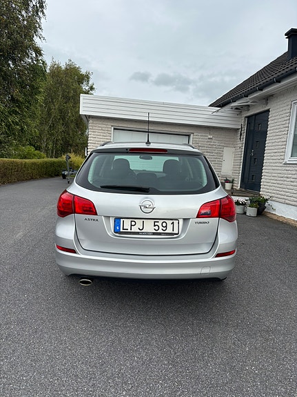 Opel Astra 4 of 9