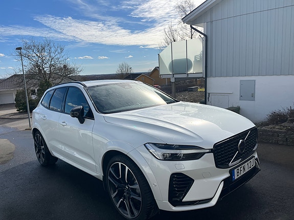 Volvo XC60 2 of 2