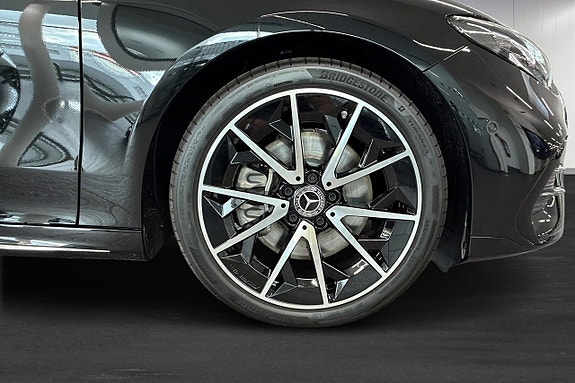 Mercedes-Benz CLA350 12 of 25