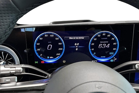 Mercedes-Benz CLA350 6 of 25