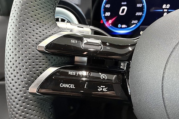 Mercedes-Benz CLA350 20 of 25