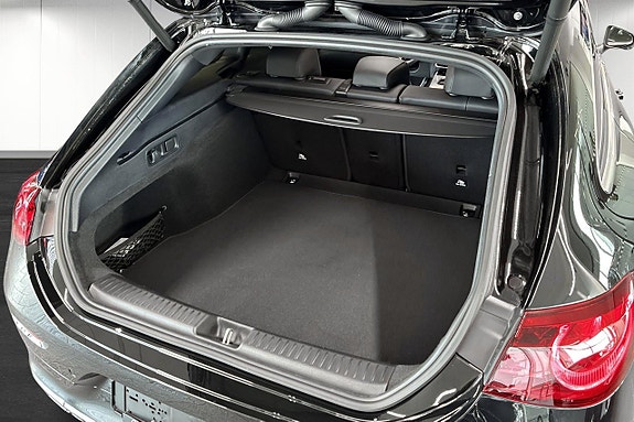 Mercedes-Benz CLA350 13 of 25