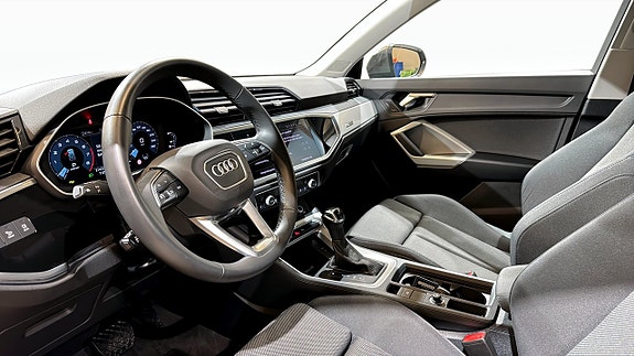Audi Q3 7 of 20