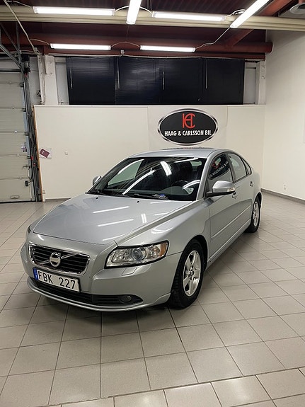 Volvo S40 2 of 7