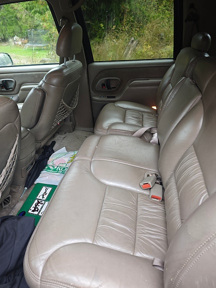 GMC Suburban 6 of 7