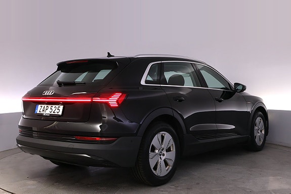Audi e-tron 5 of 27