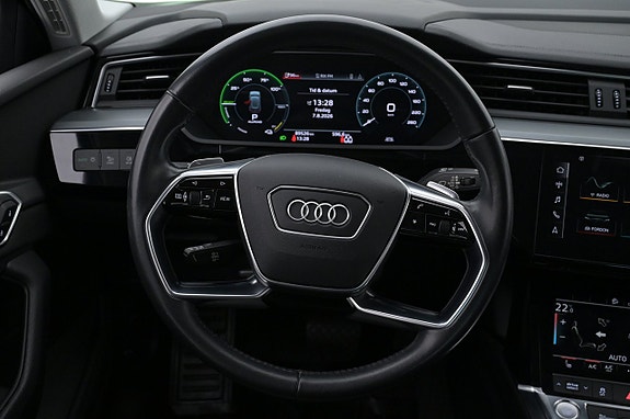 Audi e-tron 7 of 27
