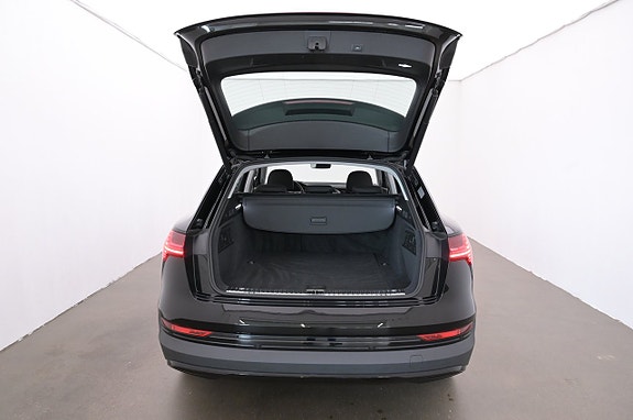 Audi e-tron 22 of 27
