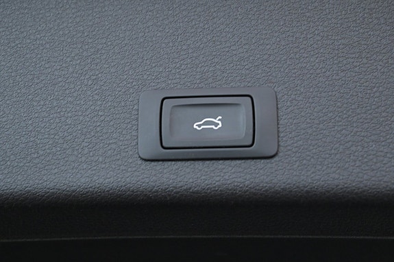 Audi e-tron 23 of 27