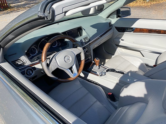 Mercedes-Benz E550 7 of 10