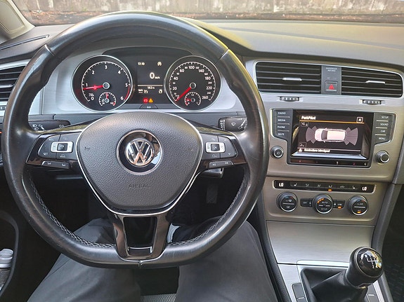Volkswagen Golf VII 2 of 8