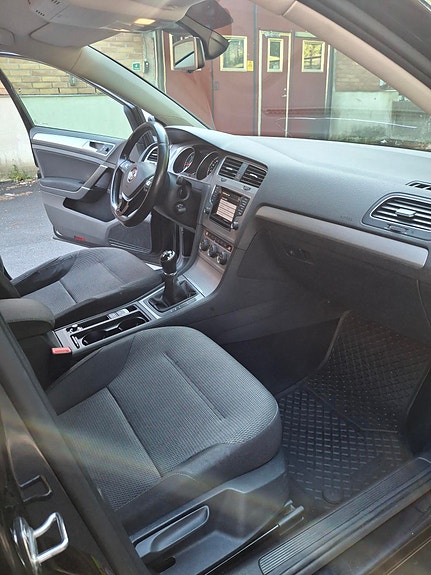 Volkswagen Golf VII 8 of 8