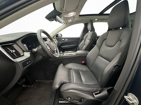 Volvo XC60 12 of 30
