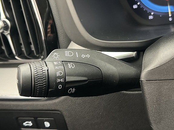 Volvo XC60 17 of 30