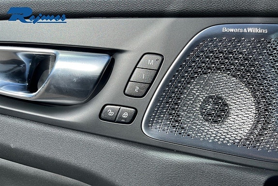 Volvo XC60 6 of 25