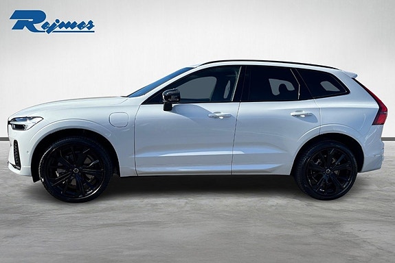 Volvo XC60 3 of 25