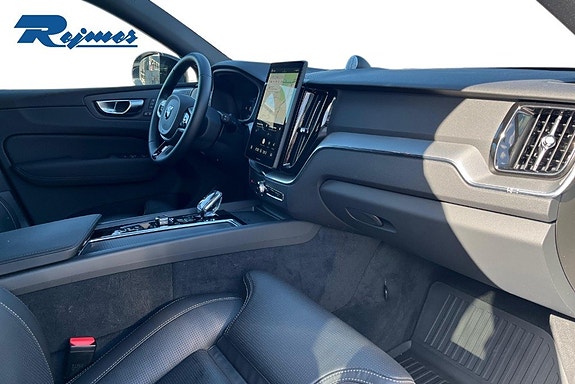 Volvo XC60 14 of 25