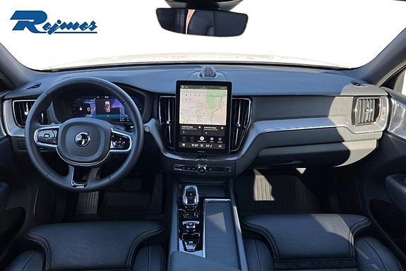 Volvo XC60 8 of 25