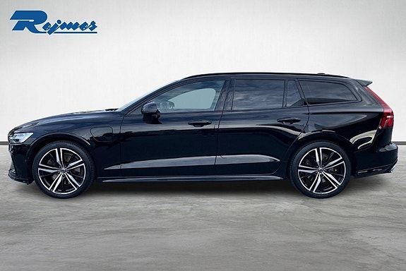 Volvo V60 2 of 23