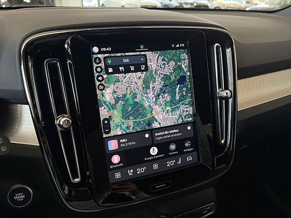 Volvo XC40 14 of 21