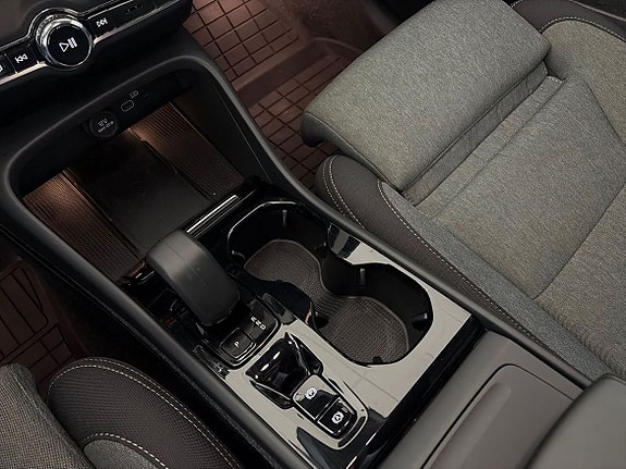 Volvo XC40 17 of 21